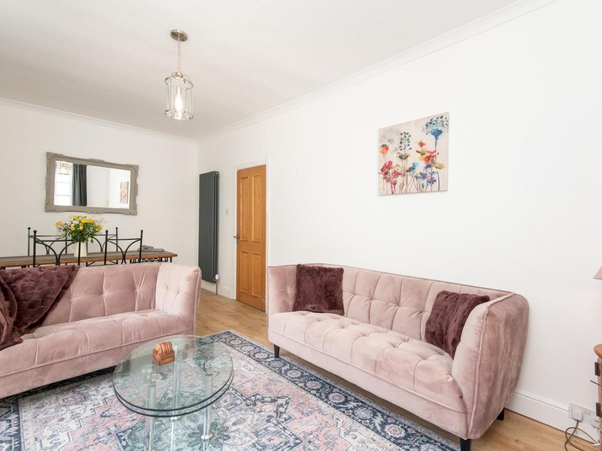 Pass The Keys Stylish 2 Bed Central Bath Apartment With Parking 외부 사진