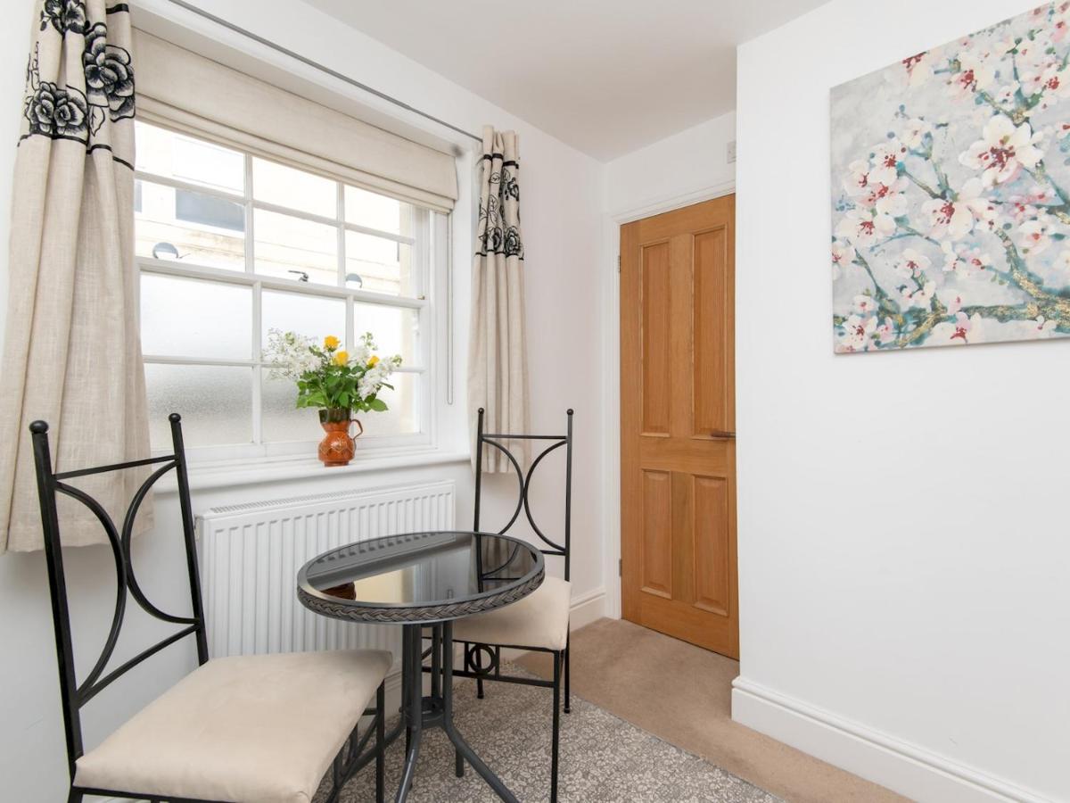 Pass The Keys Stylish 2 Bed Central Bath Apartment With Parking 외부 사진