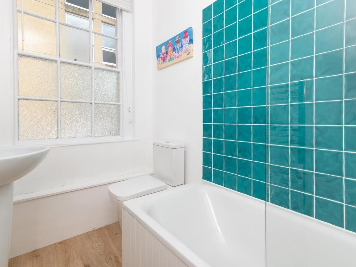 Pass The Keys Stylish 2 Bed Central Bath Apartment With Parking 외부 사진
