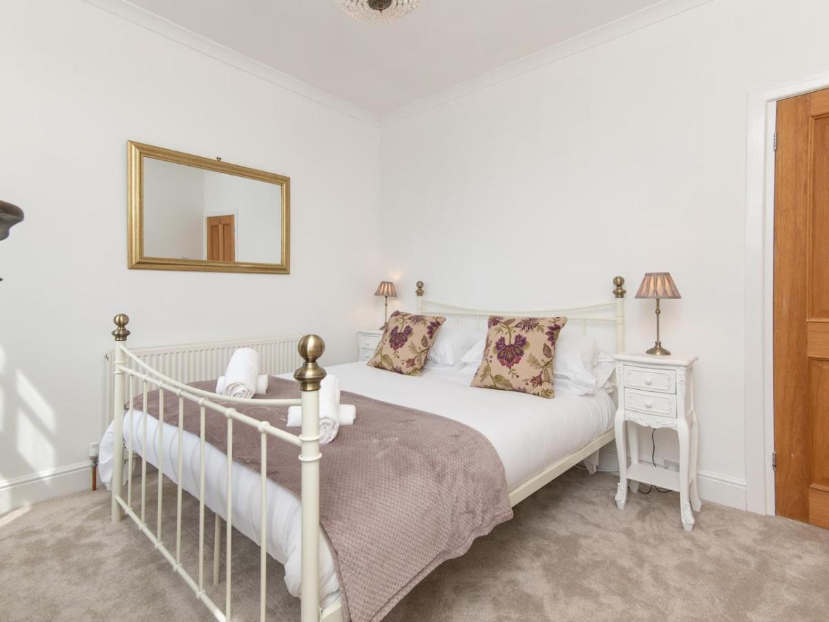 Pass The Keys Stylish 2 Bed Central Bath Apartment With Parking 외부 사진